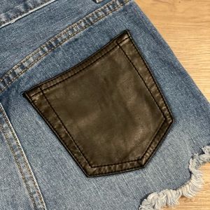 Jean denim short with leather accents